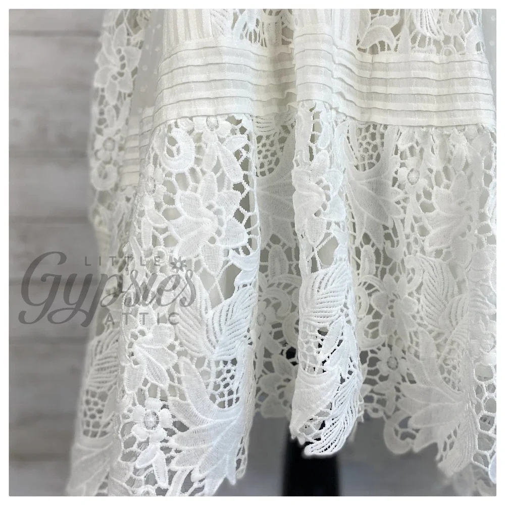 POL Romance in Lovely Lace Dress - Picture 9 of 12